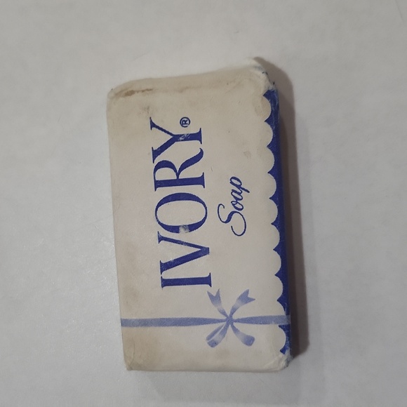 Lot of 3 vintage hotel soaps from 50s to 70s - Picture 7 of 8